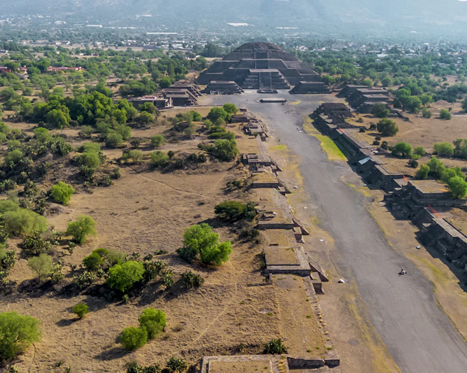 Teotihuacán & Cueva Prehispanic Small Group Tour With Transfers