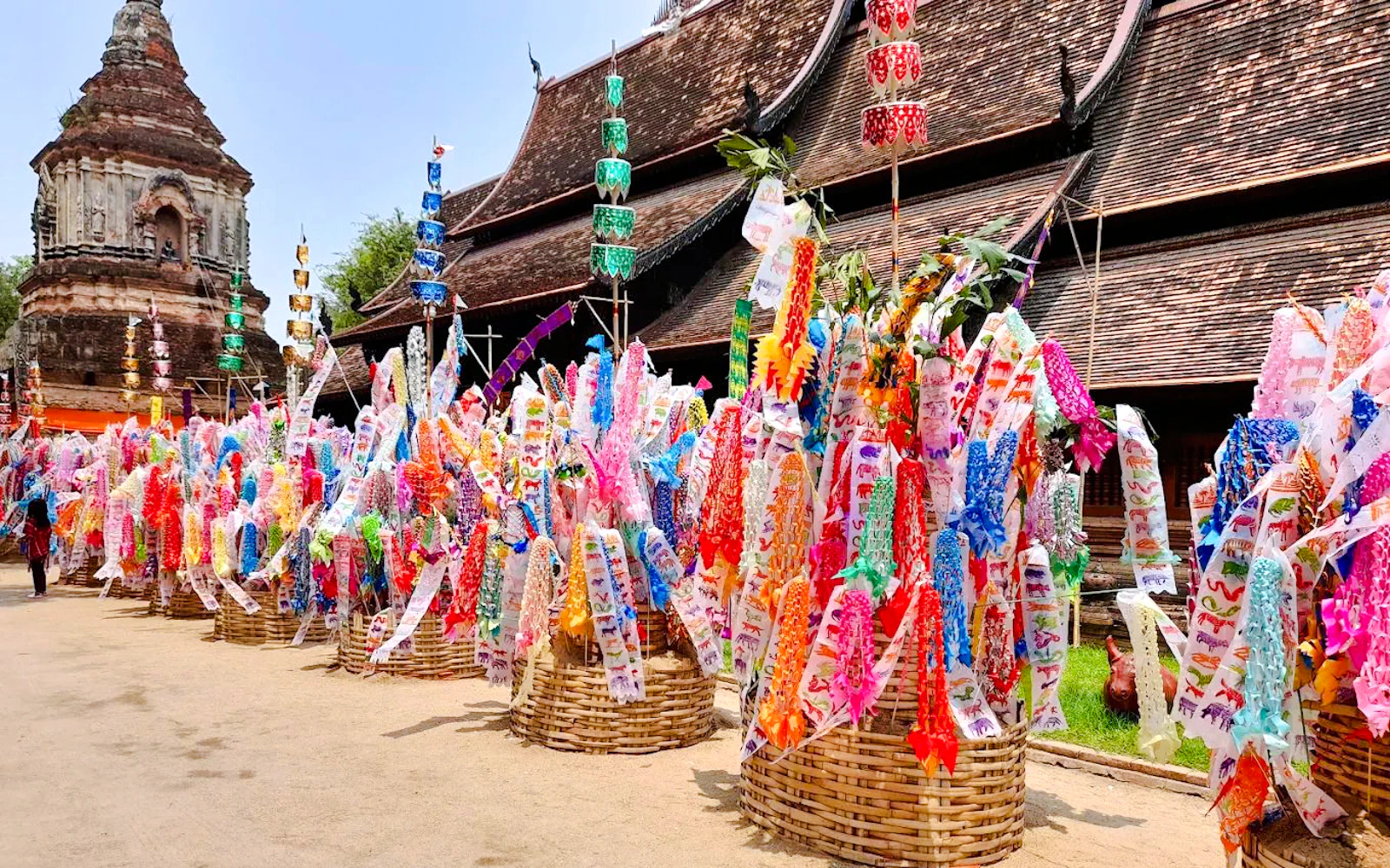 Chiang Mai Temples Small-Group Guided Tour with Wat Umong Entry Image 8
