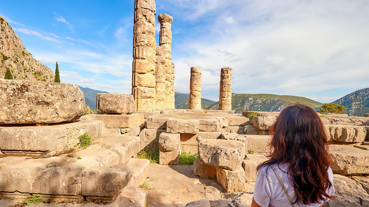 architecture of the Sanctuary of Athena Pronaia