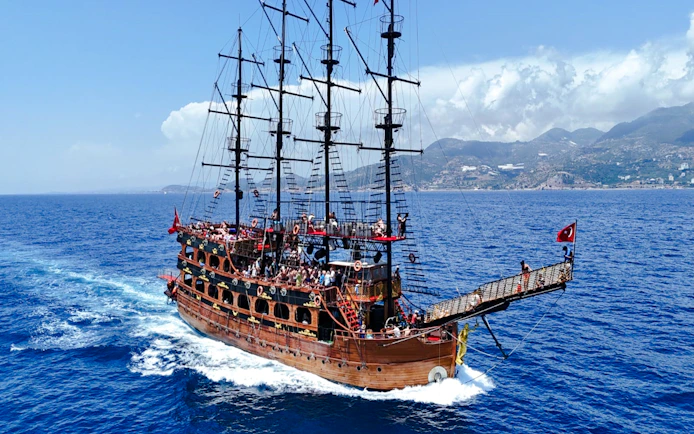 Antalya: Lara Pirate-Themed Boat Trip with Lunch