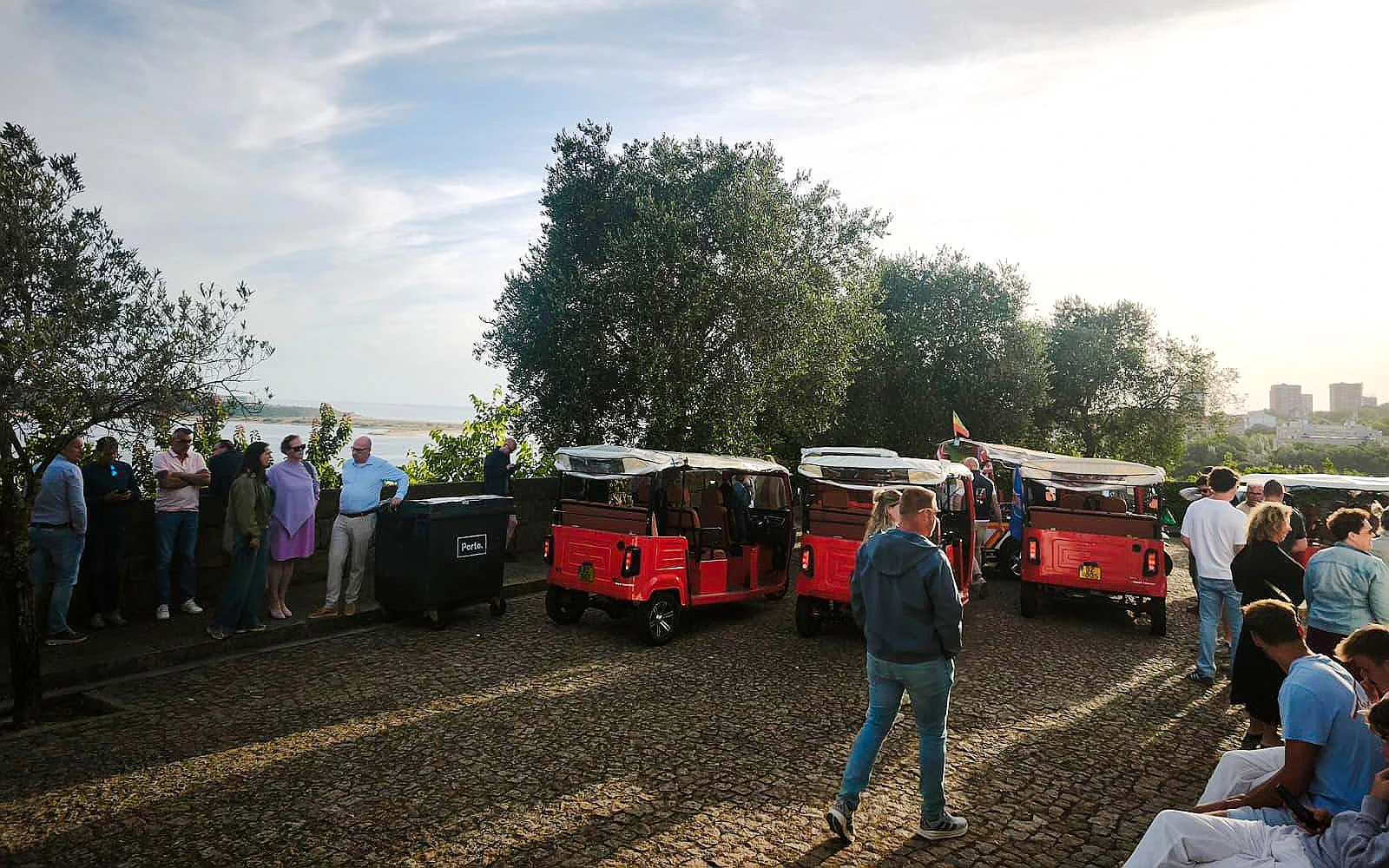 Porto Private Age of Discoveries Tuk-Tuk Tour with World of Discoveries Ticket (Product 54871)