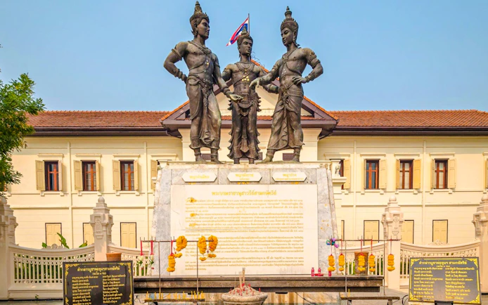 Chiang Mai Wat Phra Singh Small-Group Guided Tour with Thai Costume Rental