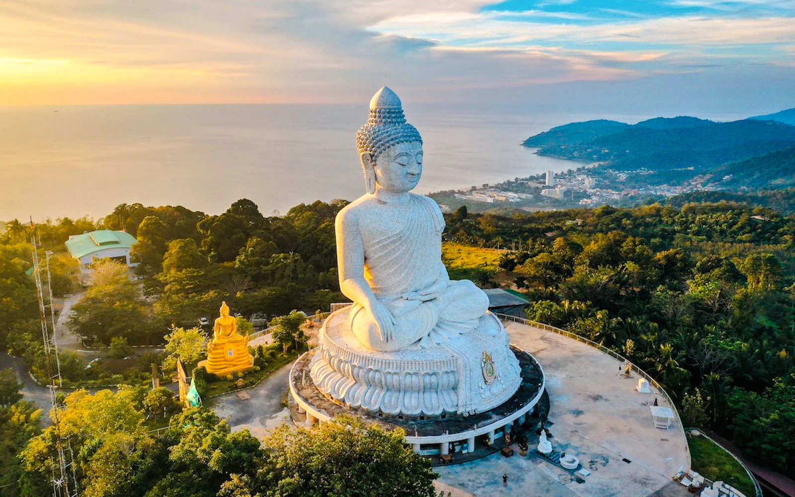 Phuket City Highlights Tour with Night Market Image 2