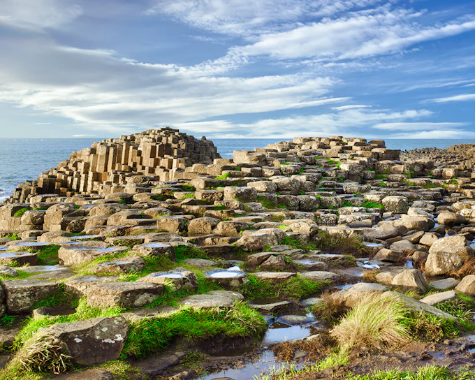 From Belfast: Giant’s Causeway and Titanic Experience Full-Day Tour