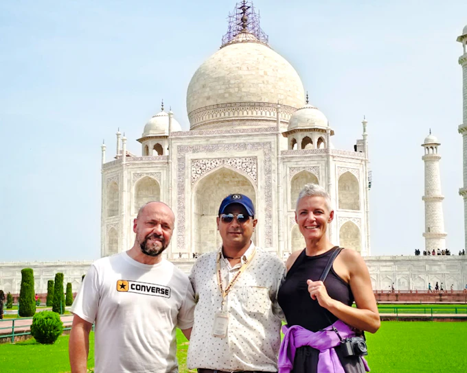 Agra: Taj Mahal and Agra Fort Private Guided Tour with Private Transport
