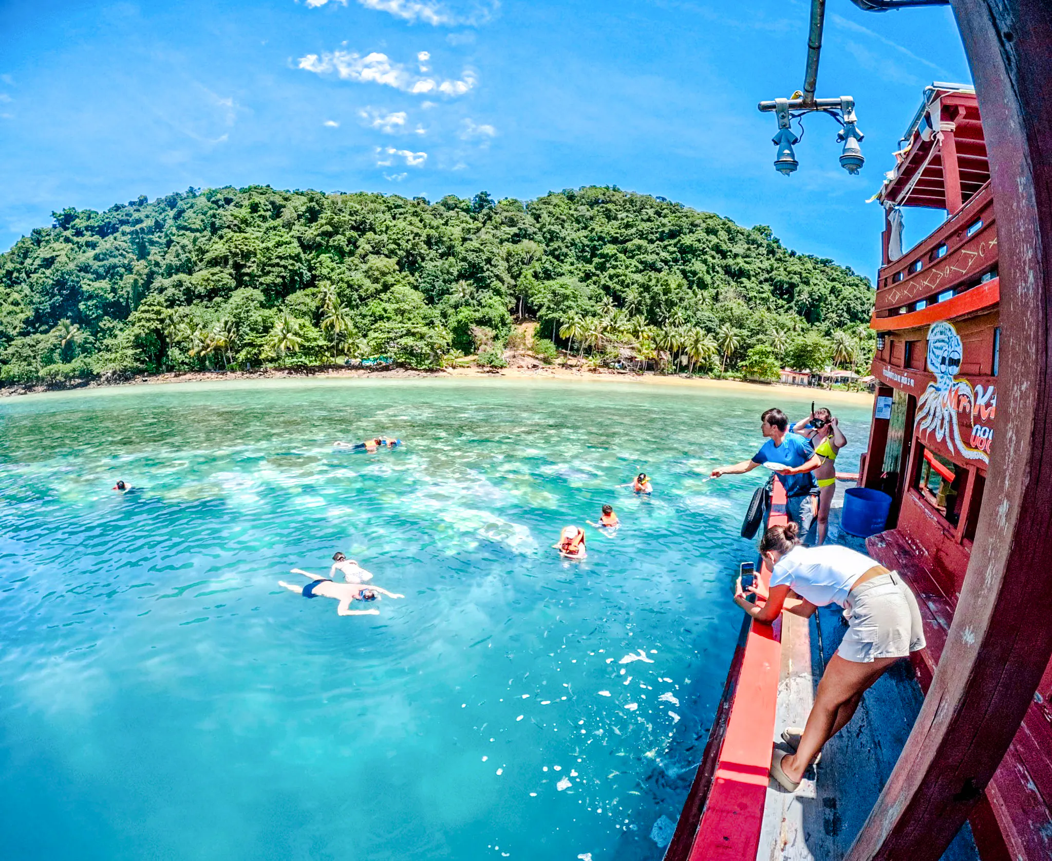 Koh Chang 3 or 4-Island Big Boat Snorkeling Tour with Lunch