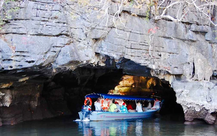 From Langkawi: Kilim Geoforest Park Mangrove and Island-Hopping Cruise with Hotel Transfers and Lunch