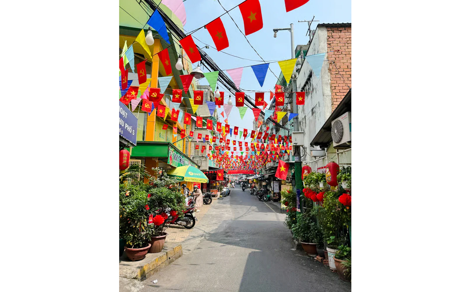 Ho Chi Minh City Color Hunt Guided Photo Walk (Product 53584)