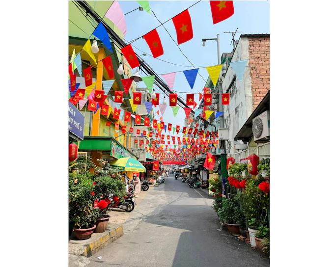 Ho Chi Minh City Color Hunt Guided Photo Walk (Product 53584)