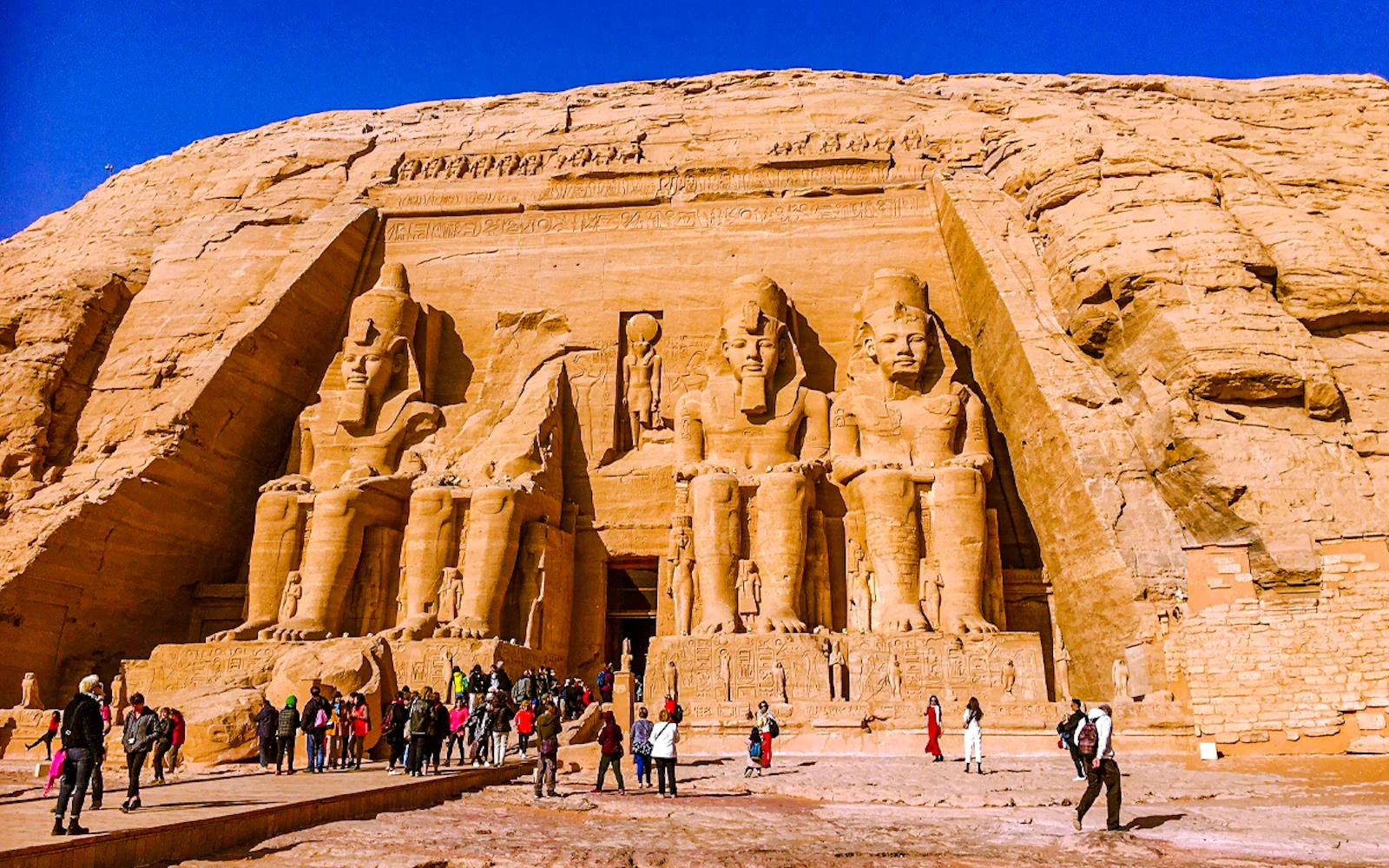 From Aswan: Private Abu Simbel Temples Day Trip with Egyptologist Guide