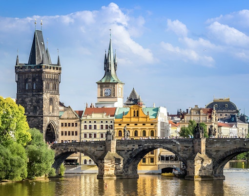 Puente de Carlos cerca del Castillo de Praga