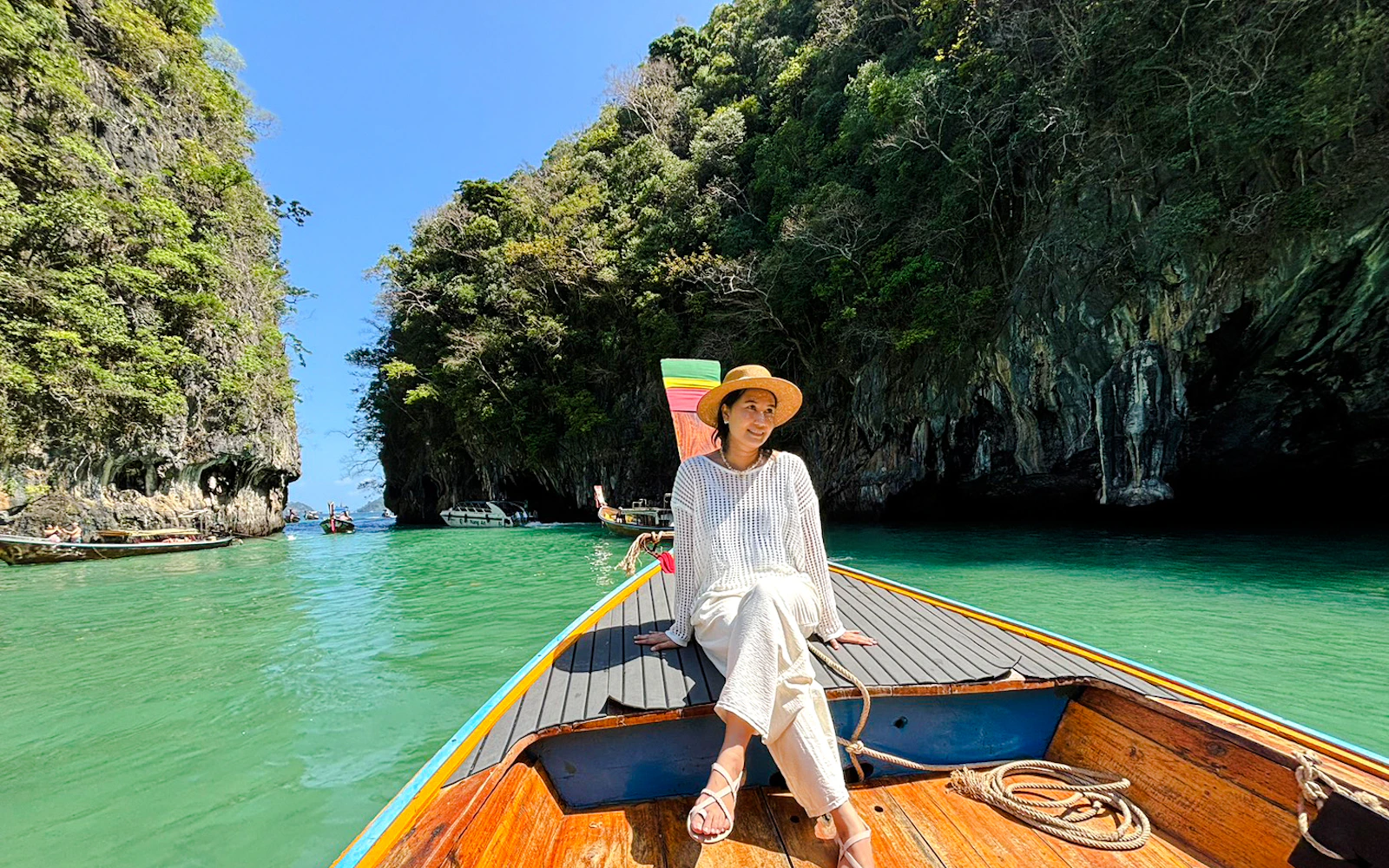 From Krabi: Hong Islands Longtail Boat Tour with Lunch & Snorkeling