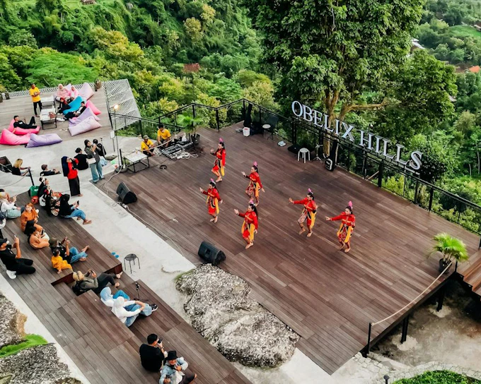 Obelix Hills Entrance Ticket: Panoramic Views, Sunset Access, and 35 Photo Spots