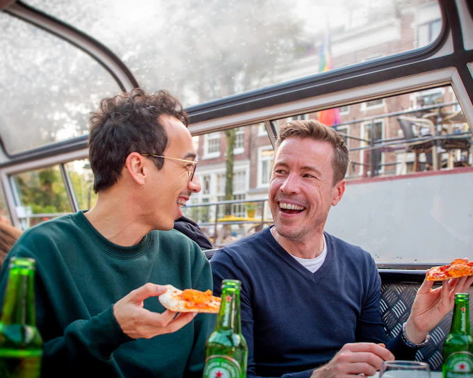 Amsterdam: 90-Min Evening Cruise with Pizza and Drinks