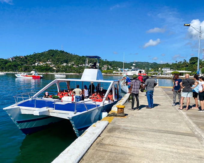 From Santo Domingo: Small-Group Day Trip to Los Haitises National Park and Cayo Levantado