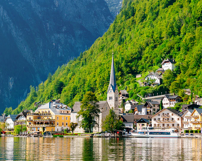From Vienna: Hallstatt Day Trip by Bus
