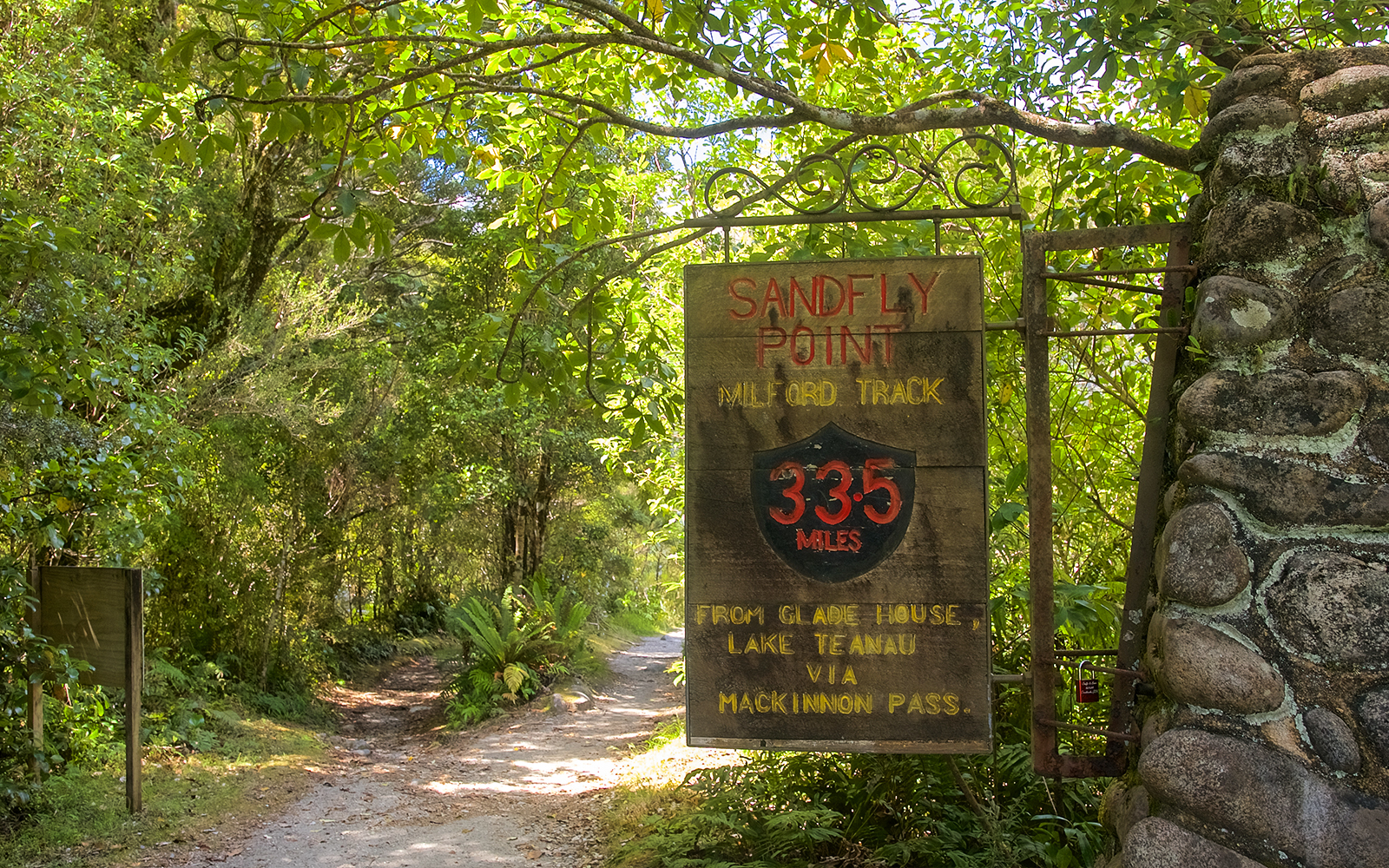 Milford Track, El camino a Sandfly Point