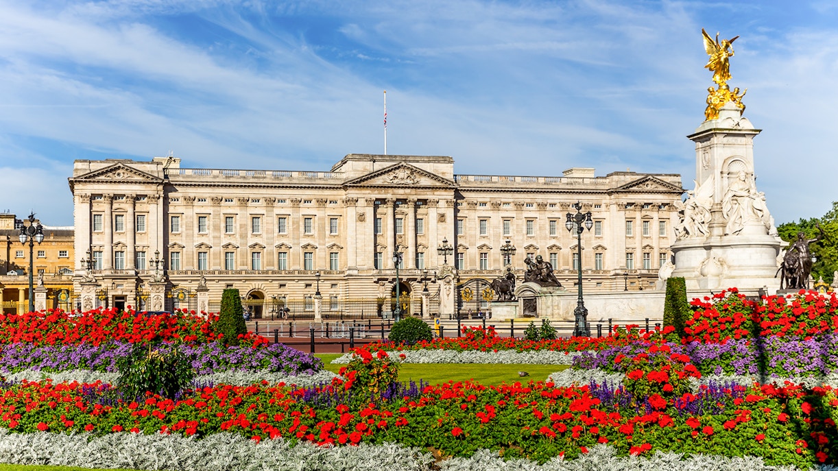 Buckingham Palace Gardens and flowers in it