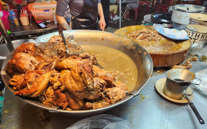 Chiang Mai Small-Group Night Market Street Food Walking Tour with Tastings