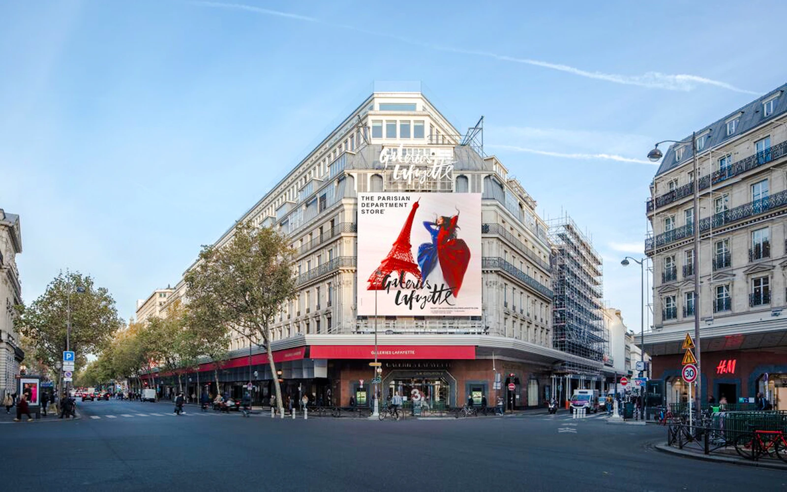 Paris Small-Group Walking Tour with Perfume Visit, Galeries Lafayette Gift Card and Seine River Cruise