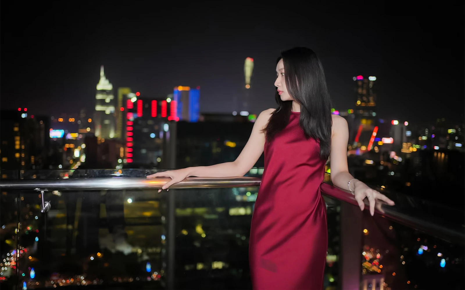 { "experienceName": "Ho Chi Minh City Night Walking Tour with Rooftop Viewpoint"
} (Product 53007)