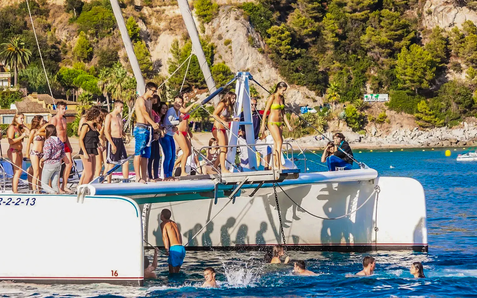 barcelona: party-schifffahrt mit grillabend und optionen zum sonnenuntergang-7