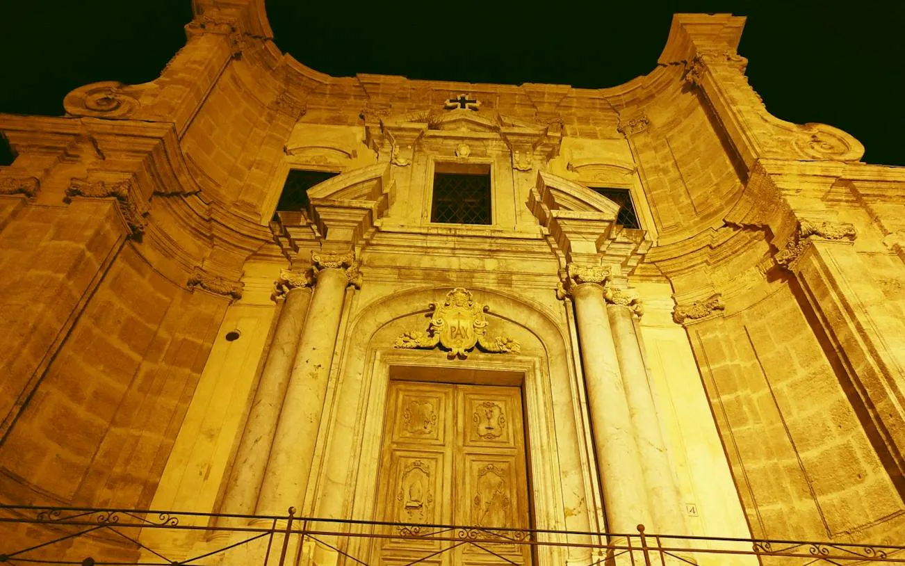 Facade of historic building in Palermo, part of Haunted Palermo Vengeful Ghosts tour.