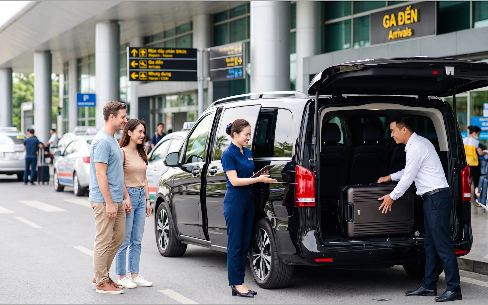 Meet & Greet: Fast Track and Airport Pick-up / Drop Off to Ha Long