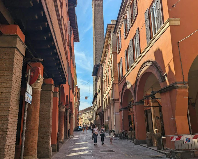 Bologna Revenge of the Tortellini: Self-Guided City Exploration Game