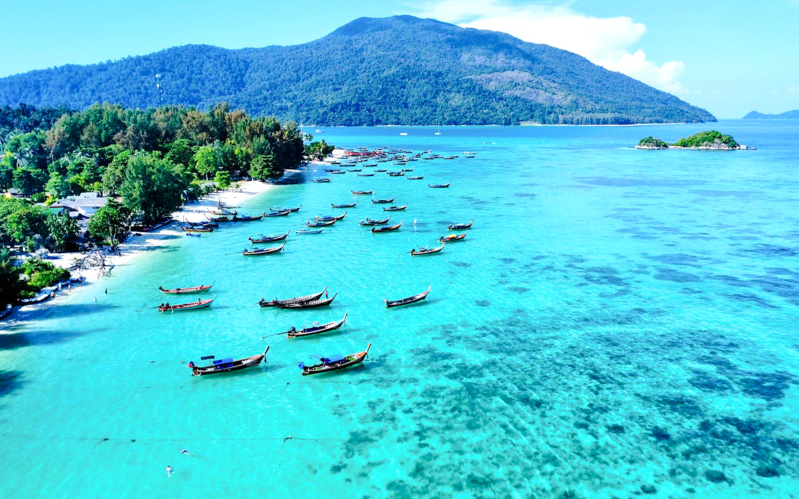 Koh Lipe Private Longtail Boat Island-Hopping and Snorkeling Tour