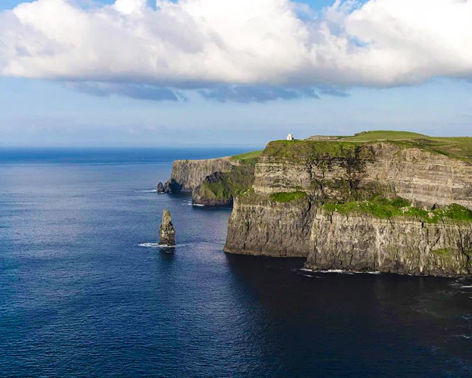From Galway: Cliffs of Moher & Burren Day Tour with Aillwee Cave