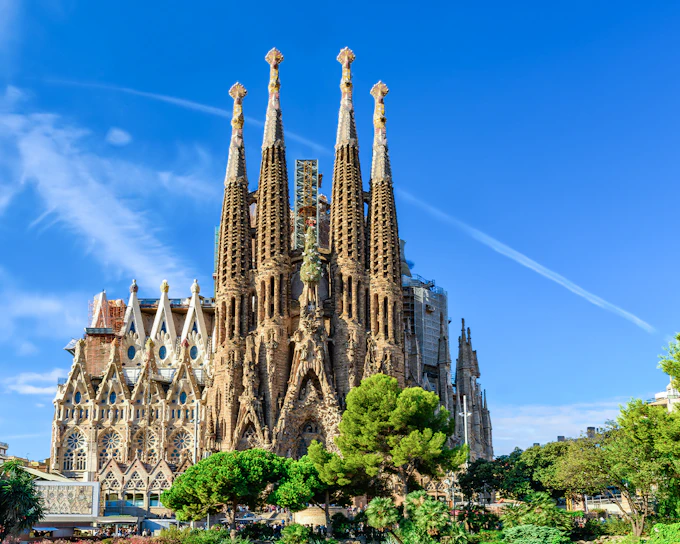 Sagrada Familia Fast-Track Guided Tour with Towers Access