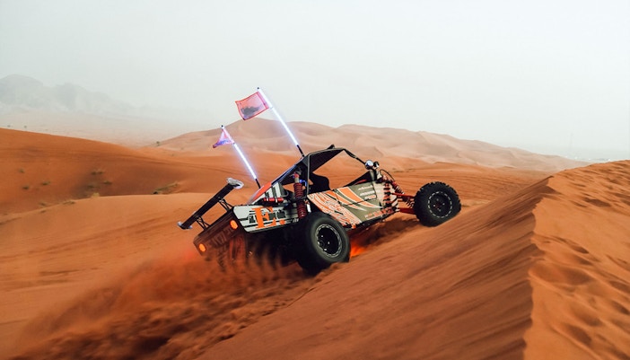 Giro in dune buggy al safari nel deserto