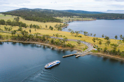 From Hobart: Bruny Island Full-Day Guided Tour