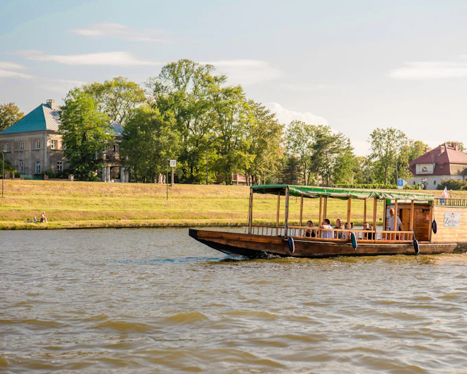 Krakow Vistula River Sightseeing Cruise on a Traditional Boat