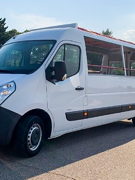 Tour bus for Matera with audio guide and Casa Grotta access.