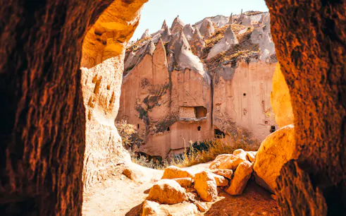passeio vermelho pela capadócia: museu ao ar livre de göreme, vales de devrent e pasabag-1