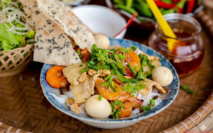 Da Nang Food Tour with Michelin-Recommended Dish and Vietnamese Coffee Culture