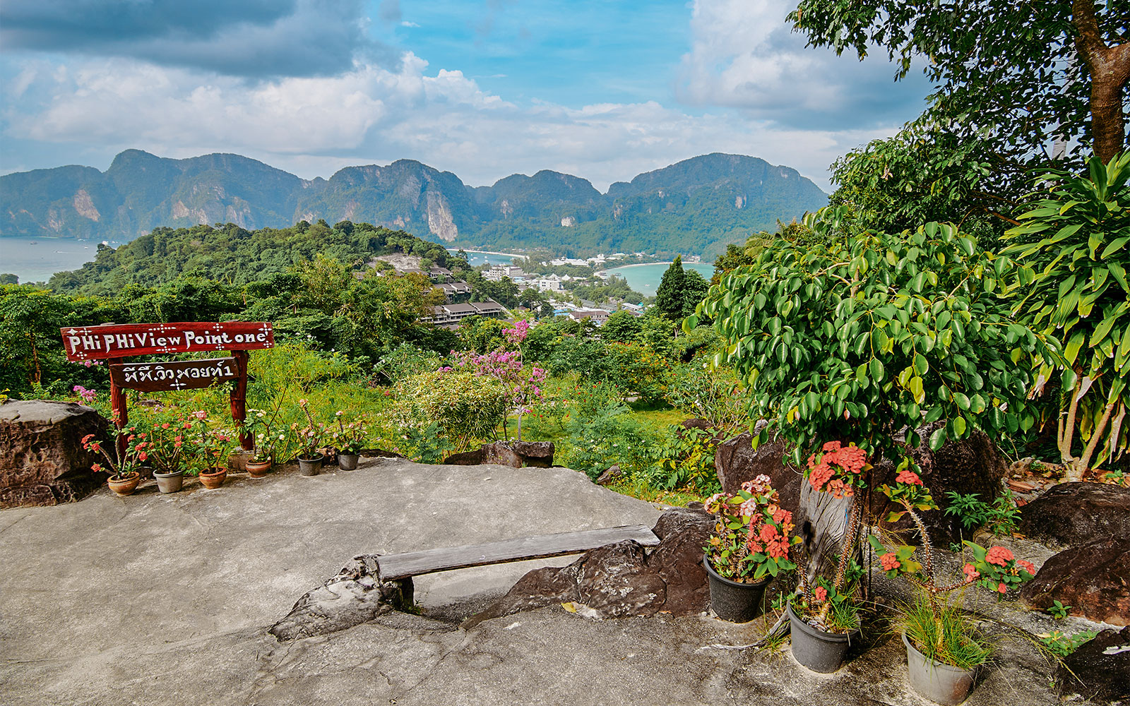Koh Phi Phi Le viewpoint