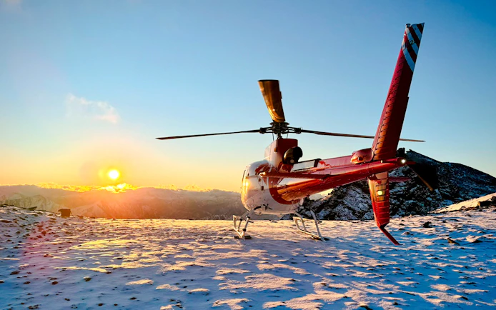 Queenstown 25-Minute Sunset Helicopter Flight with Alpine Landing on The Remarkables and Complimentary Drink