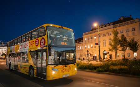 Vienna Sightseeing: 1-Hour Vienna Evening Bus Tour with Audio Guide