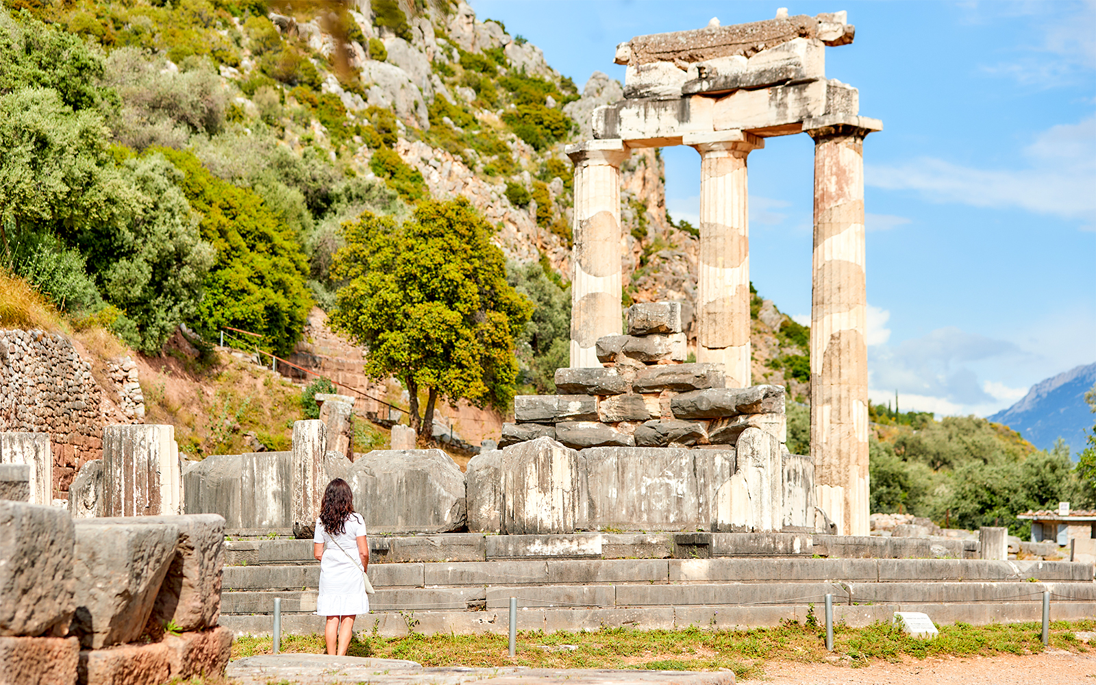 temple of athena pronaia delphi