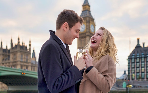 Thames River Dinner Cruise with Sunset Views and Drinks 