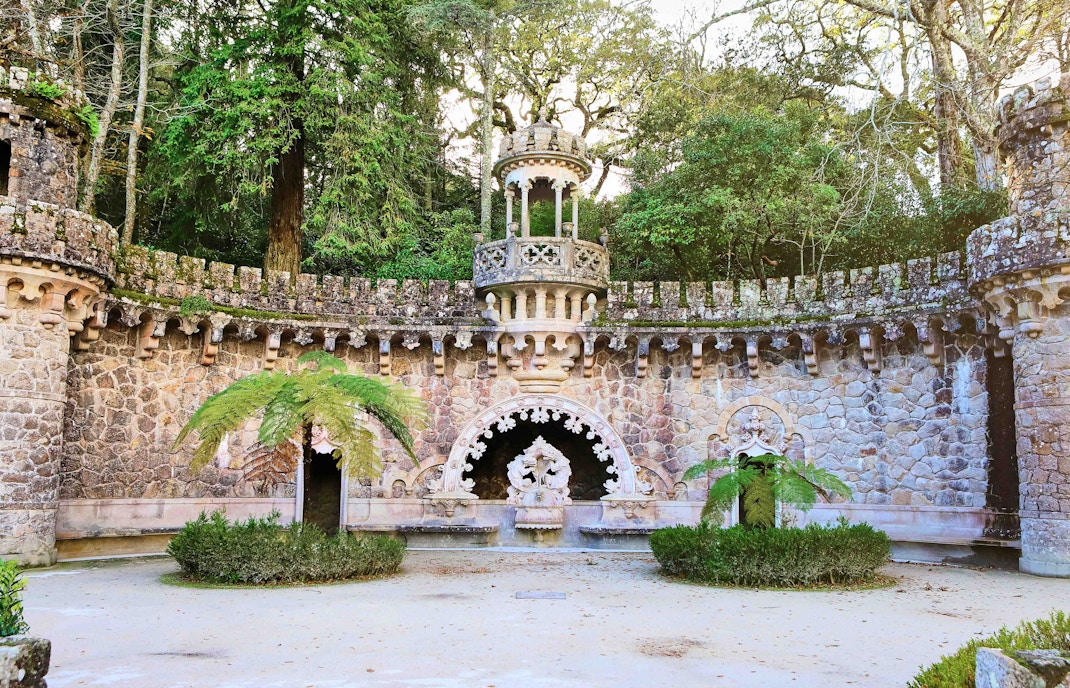 Quinta da Regaleira: Sebuah Perjalanan Spiritual dan Arsitektur Unik di Portugal 2 Everything You Need to Know About Quinta da Regaleira Garden