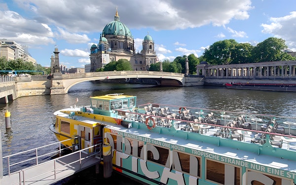 2.5-Hour East-Side-Tour Sightseeing Cruise in East Berlin