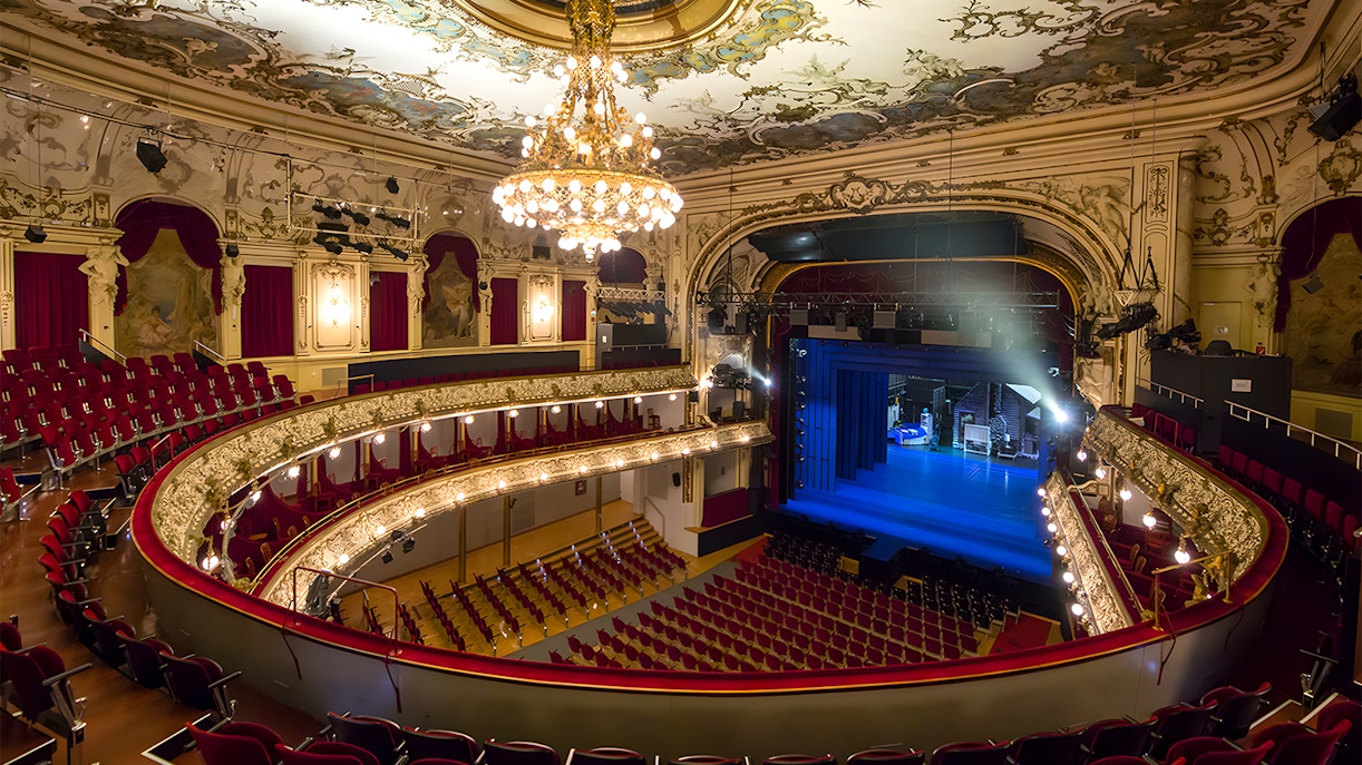 Ronacher Theater's architecture