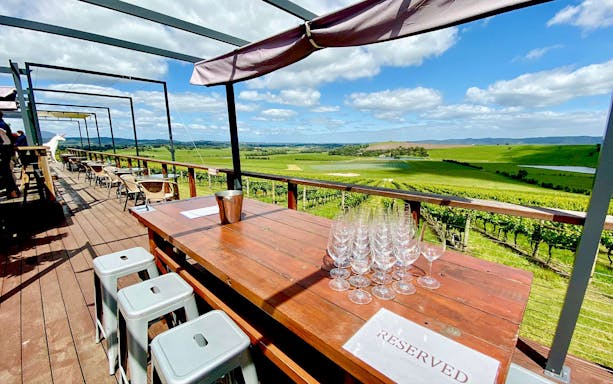 Tables facing vineyards, Yarra Valley Wines