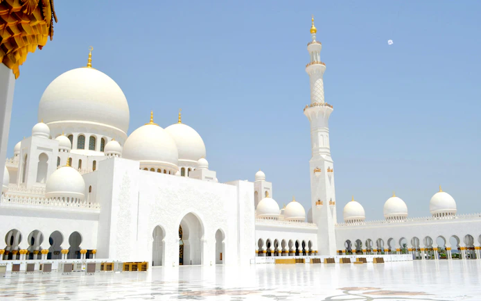 Abu Dhabi City Tour with Sheikh Zayed Grand Mosque