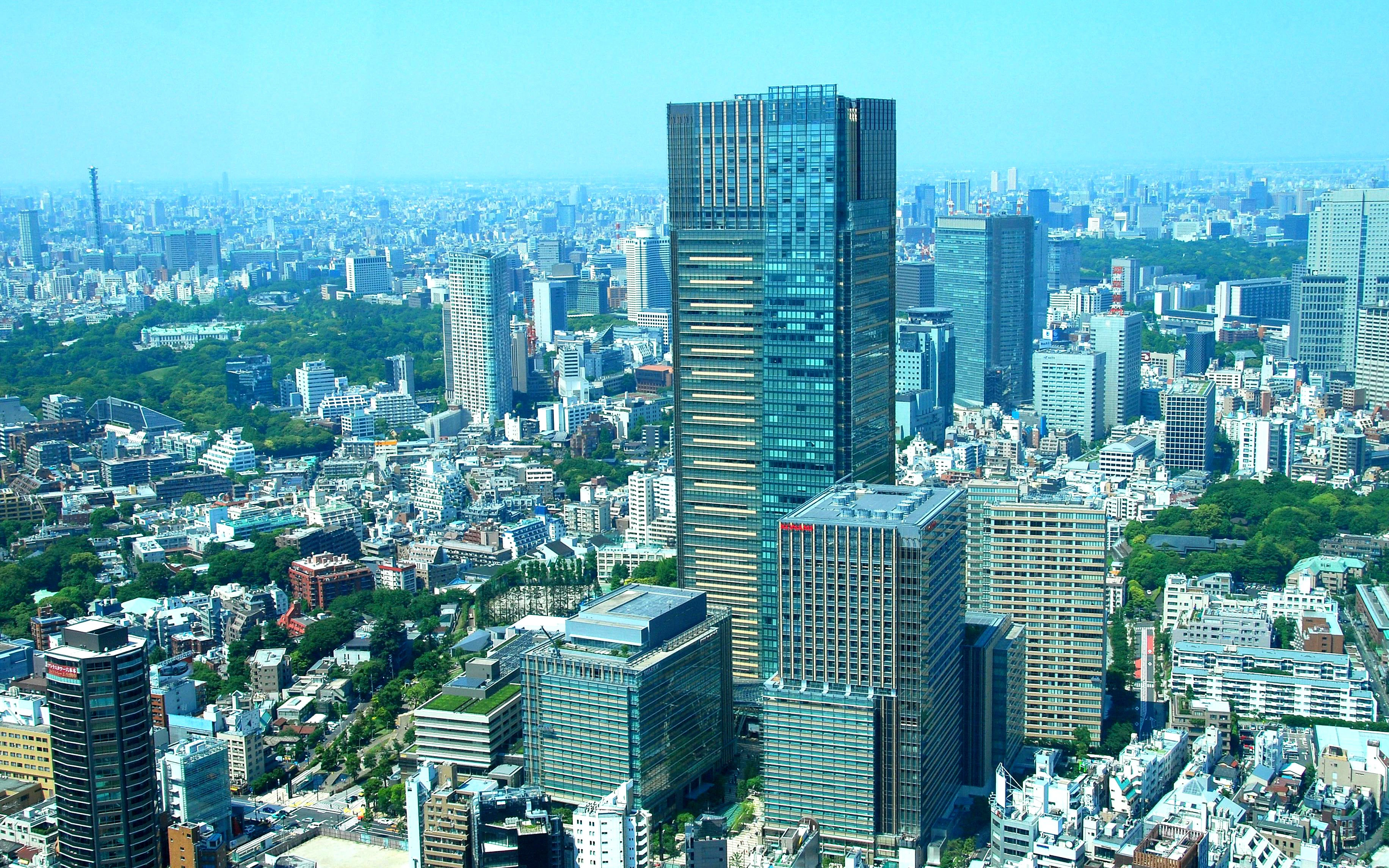 Panoramic view of Roppongi skyline with skyscrapers in Tokyo, Japan.
