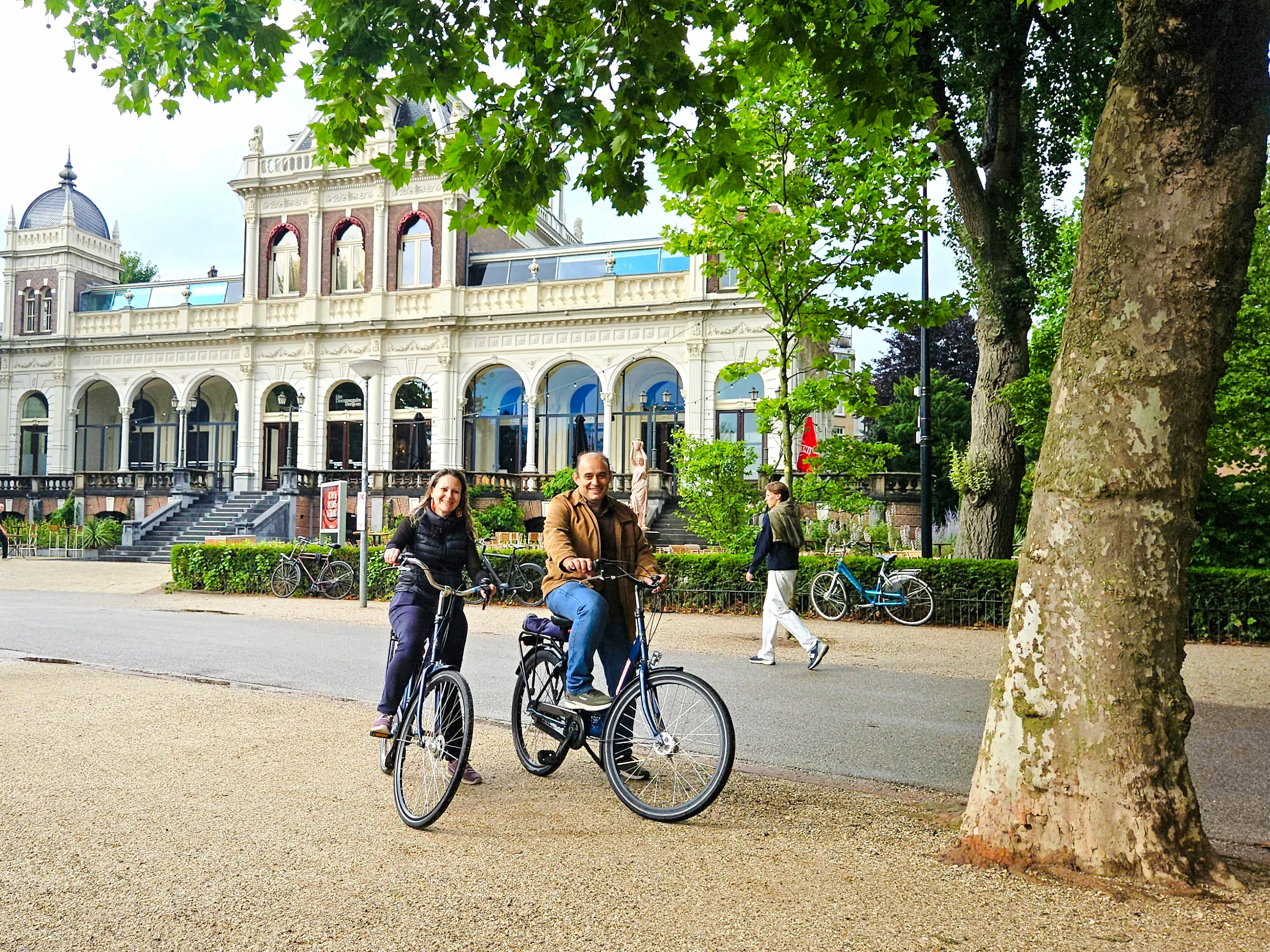 Amsterdam Small-Group City Highlights Bike Tour